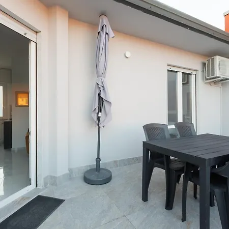 Milano-citta Studi Terrace *